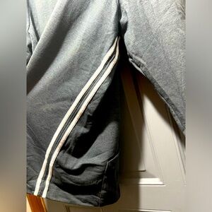 Liz and me sport 18/20 grey hoodie white stripe sides